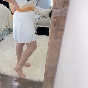 Tommy Hilfiger white tennis skirt size medium